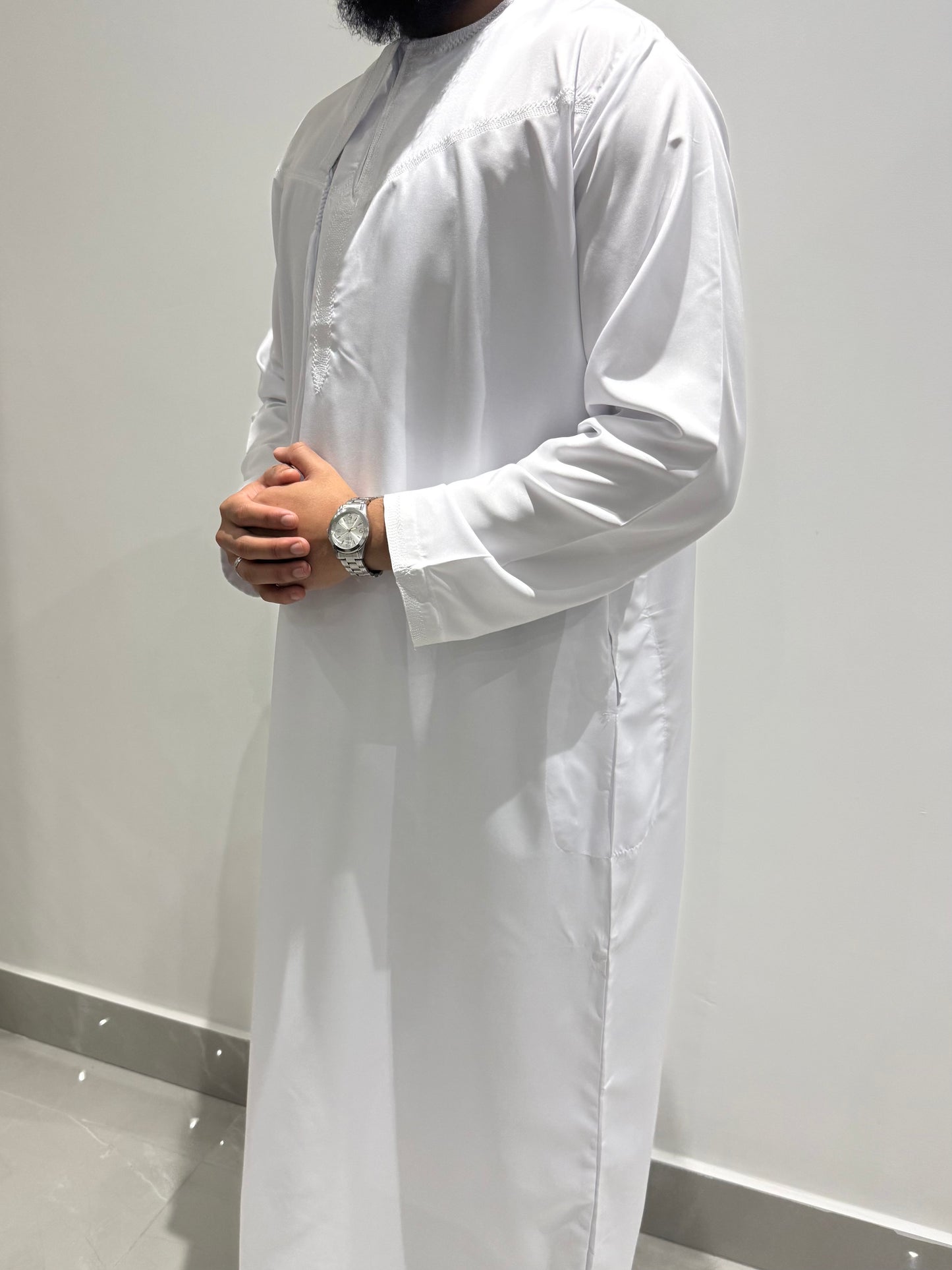 White Thobe